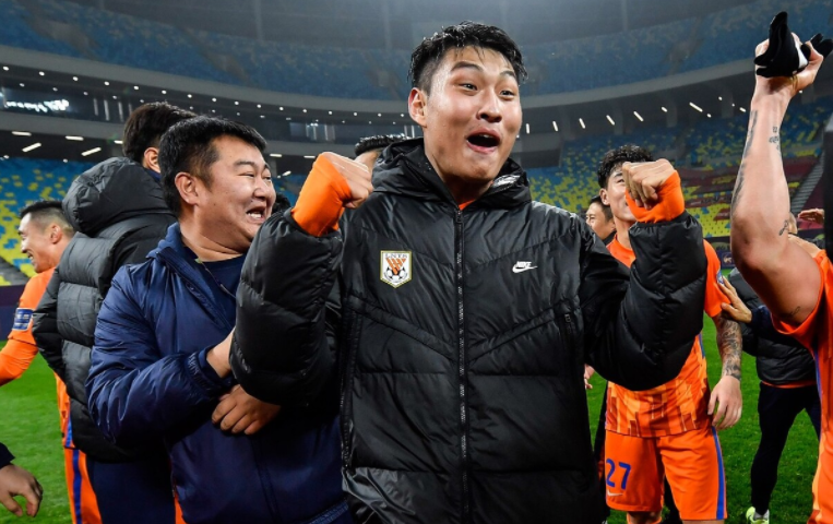 关键时刻社区盾传出新动向,浙江队防线松动,管理层表态——球迷炸锅,数据趋势出现新变化的简单介绍 关键时刻社区盾传出新动向,浙江队防线松动,管理层表态——球迷炸锅,数据趋势出现新变化的简单介绍