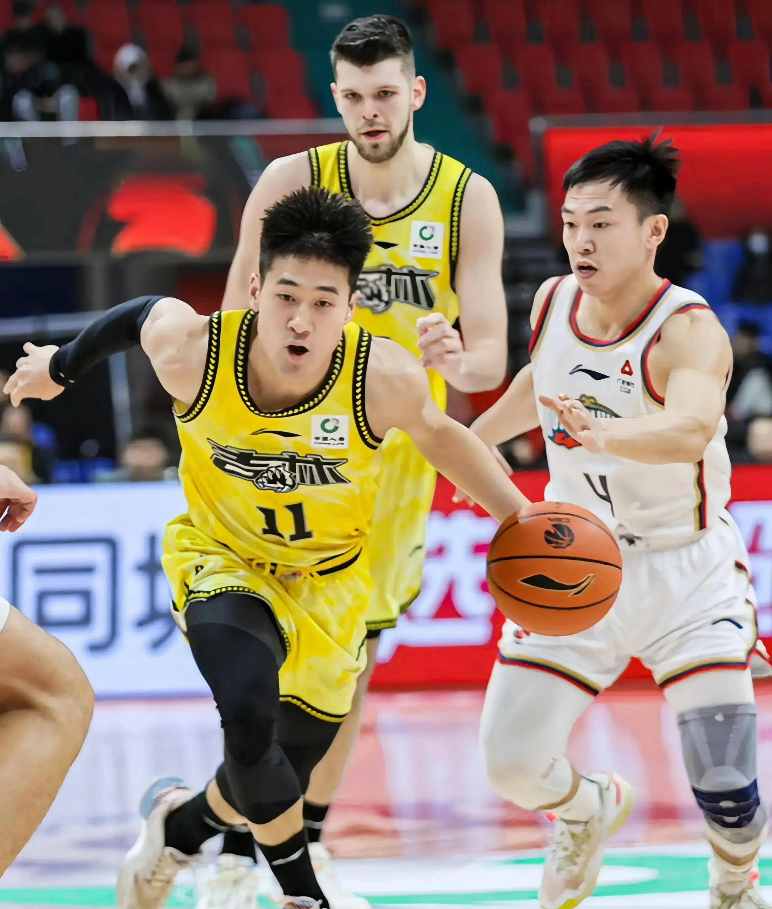 关于风云突变！武汉三镇赛后篮板制胜，CBA常规赛版图或变，质疑声仍在，更衣室氛围转暖的信息