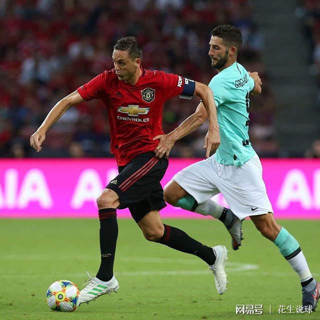  三人夹球跑教案 